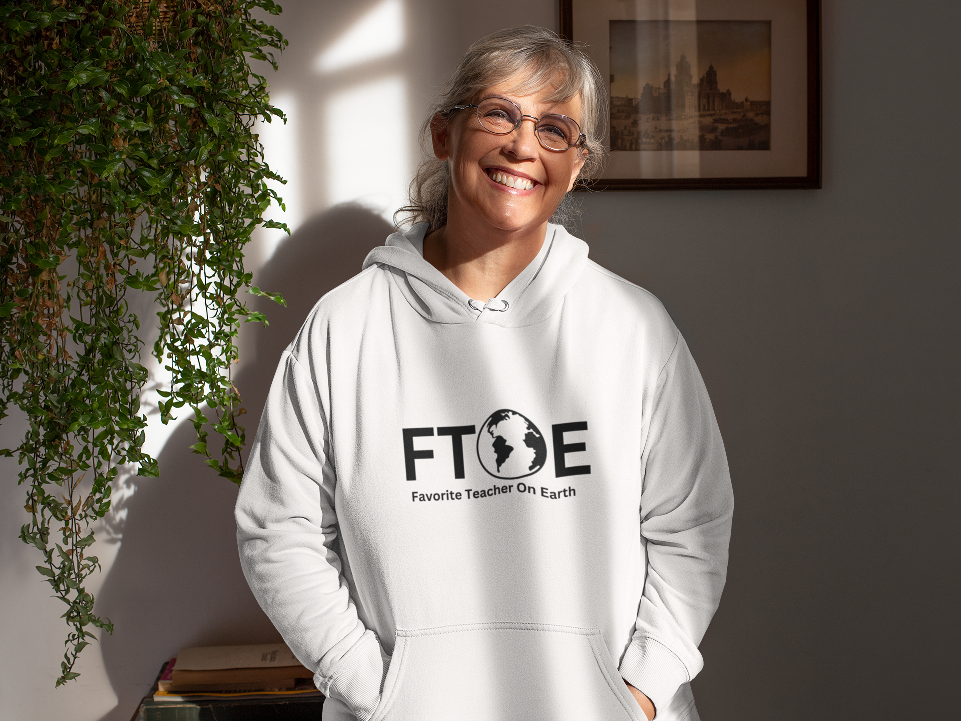 Favorite Teacher On Earth (FTOE) Unisex Heavy Blend Hooded Sweatshirt - Cozy and Stylish Hoodie for Cold Days